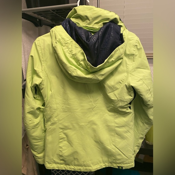 Ski & Snow Jacket - Picture 2 of 3